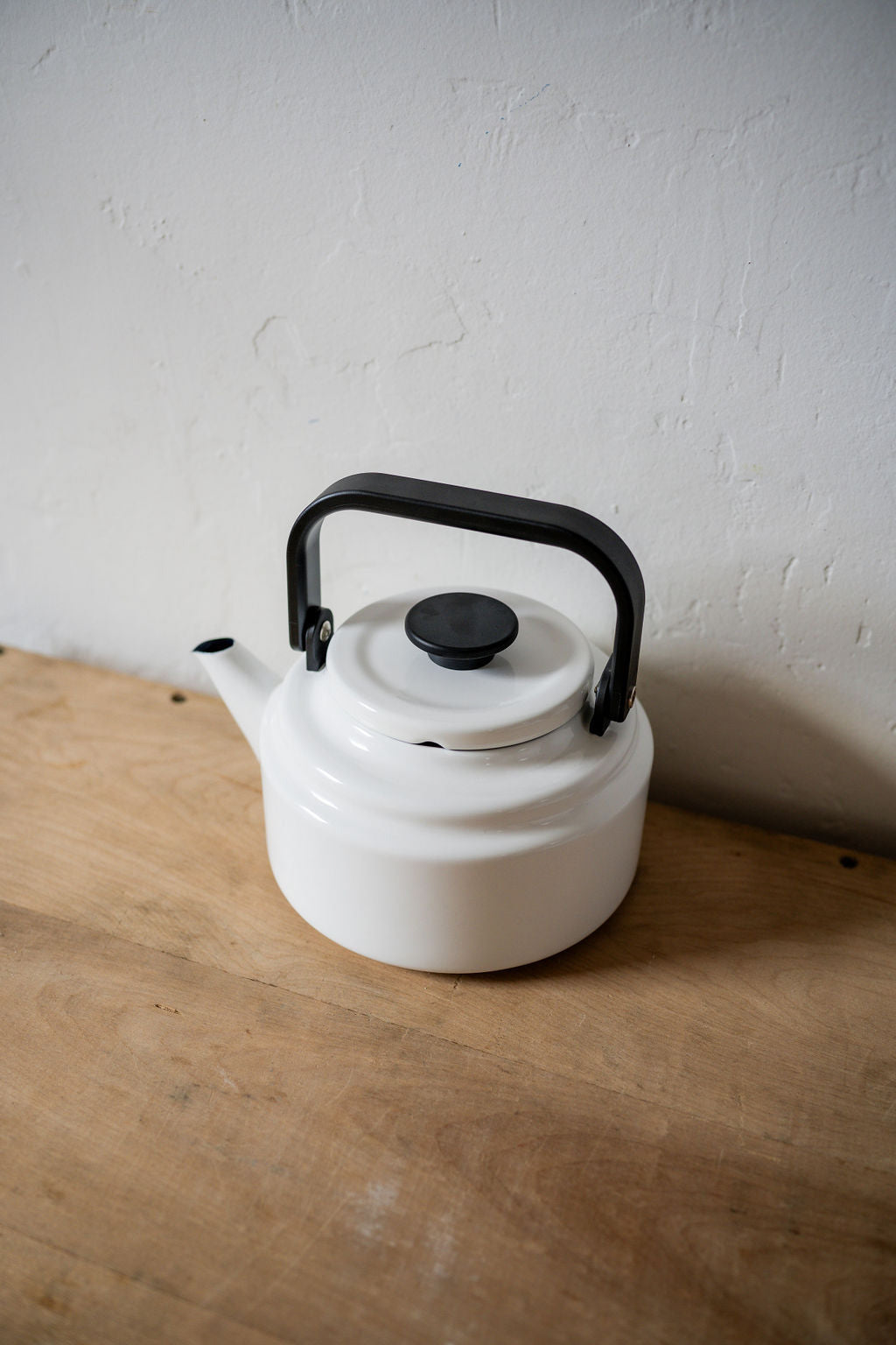 Noda Horo Amu Kettle 2.0L White | Noda Horo | Miss Arthur | Home Goods | Tasmania