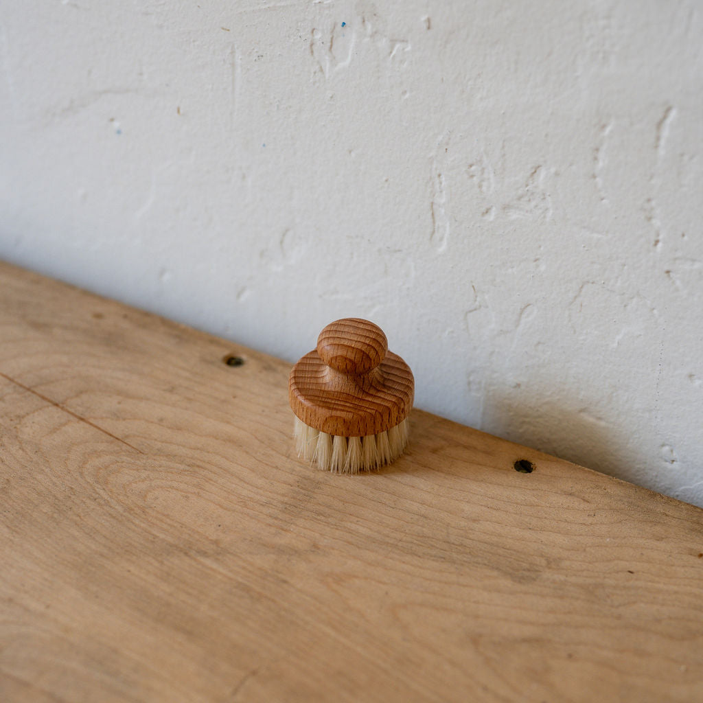 Redecker Beechwood Face Brush Round | Redecker | Miss Arthur | Home Goods | Tasmania
