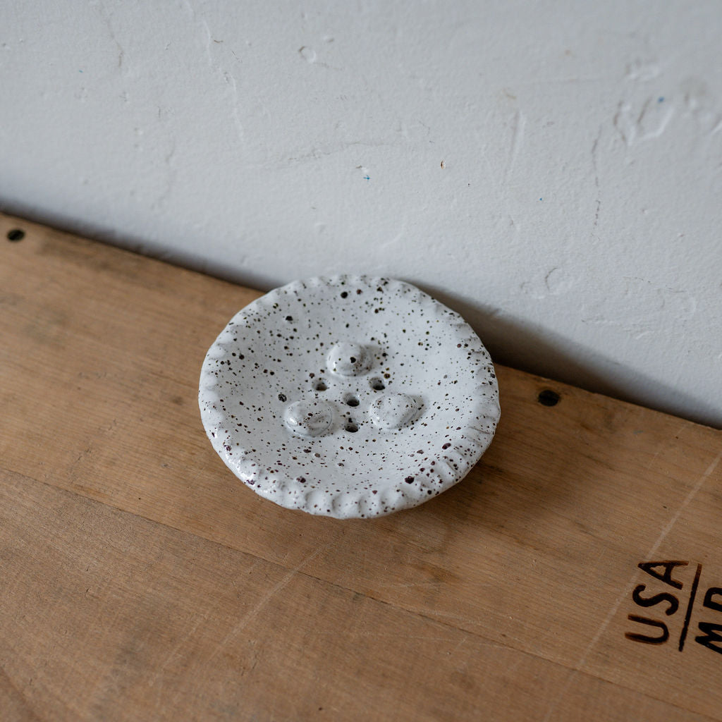 Leap and Wander Footed Soap Dish Plain | Tasmanian Handcrafted | Miss Arthur | Home Goods | Tasmania