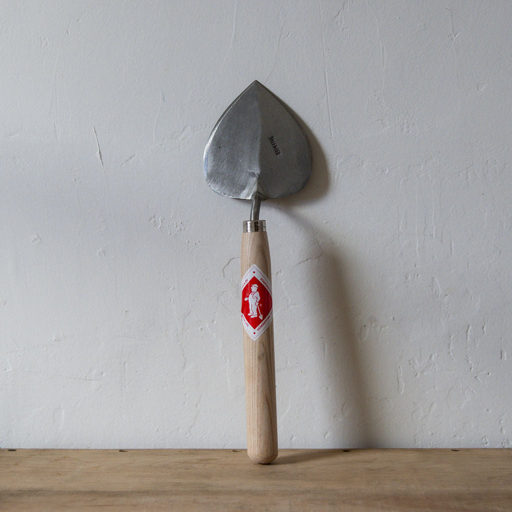 sneeboer garden trowel Sneeboer Planting Trowel Old Dutch Style Ash Handle – Miss Arthur