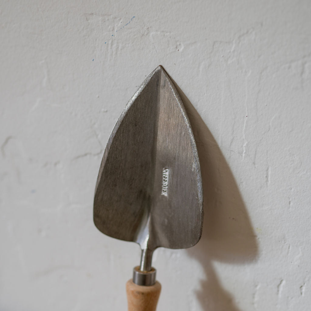 Sneeboer Transplanting Trowel Ash Handle | Sneeboer Manufacturing | Miss Arthur | Home Goods | Tasmania