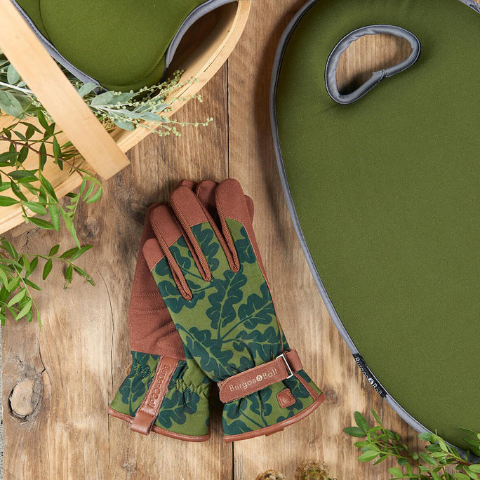 Burgon & Ball Love The Glove Oak Leaf Moss M/L | Burgon & Ball | Miss Arthur | Home Goods | Tasmania