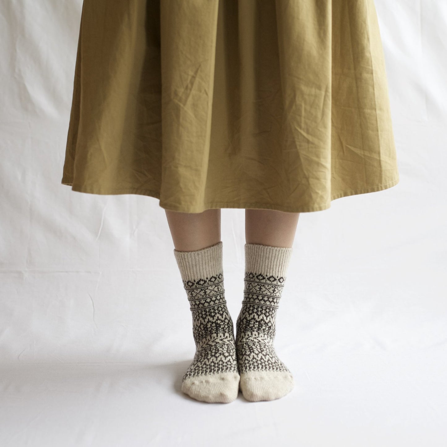 Nishiguchi Kutsushita Oslo Wool Jacquard Sock Oatmeal Coffee Medium | Nishiguchi Kutsushita | Miss Arthur | Home Goods | Tasmania