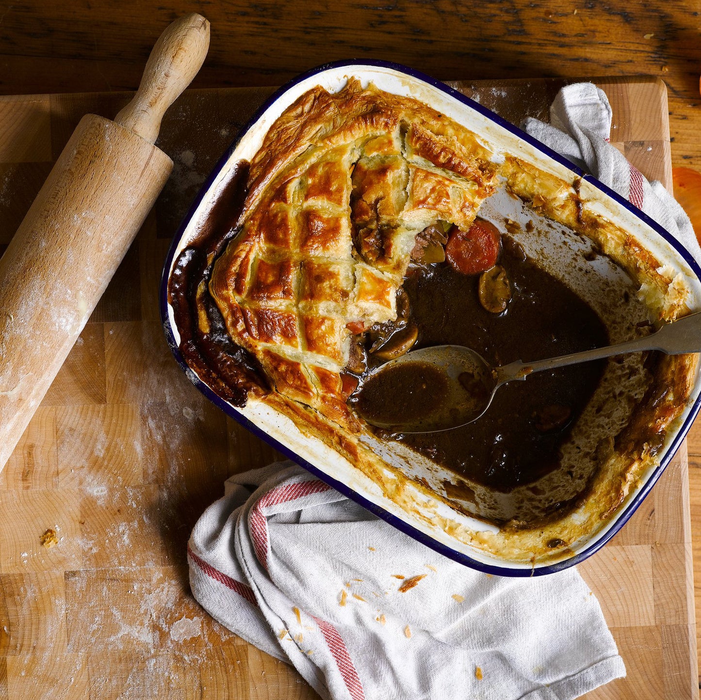 Falcon Enamelware Enamel Pie Set Coal Black | Falcon Enamelware | Miss Arthur | Home Goods | Tasmania