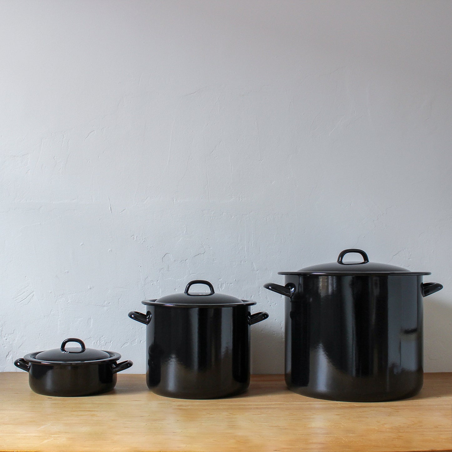 Riess Enamel Classic High Casserole with Cover Black 20 Litre | Riess | Miss Arthur | Home Goods | Tasmania