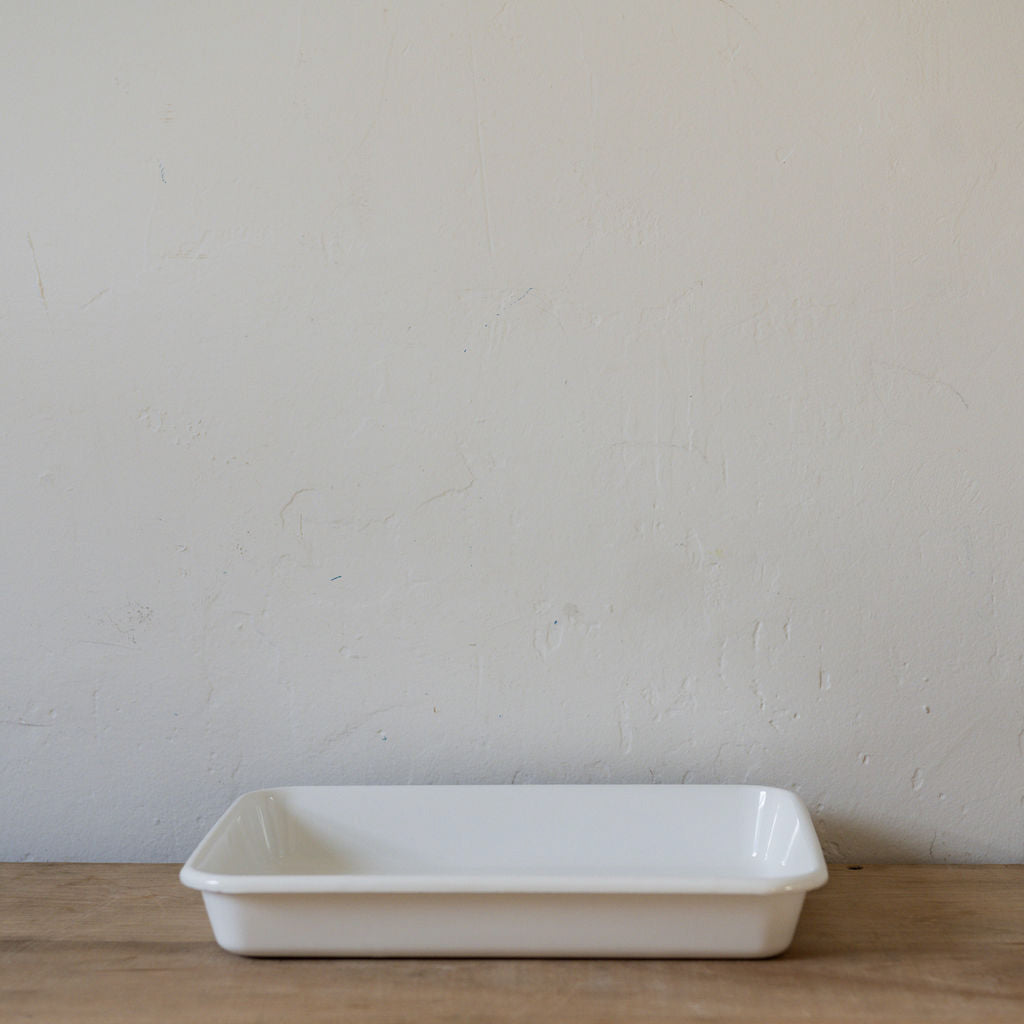 Noda Horo White Enamel Baking Tray No.12 Miss Arthur
