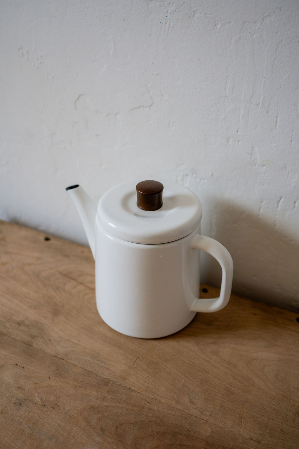 Noda Horo Enamel Kettle 1.5L White | Noda Horo | Miss Arthur | Home Goods | Tasmania