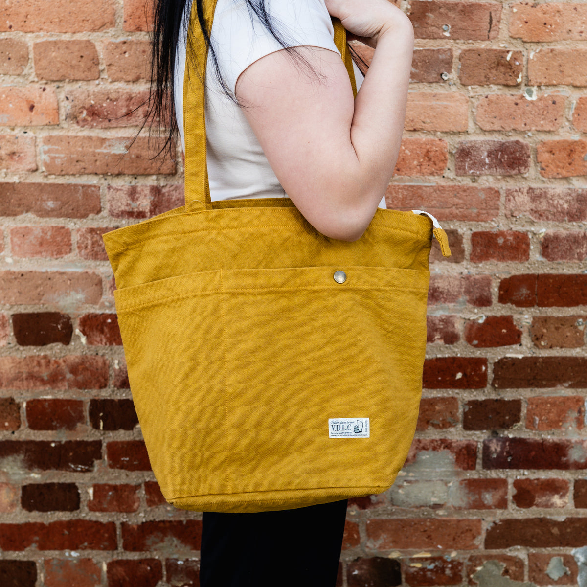 V.D.L.C Shoulder Zip Tote VC-49 Mustard
