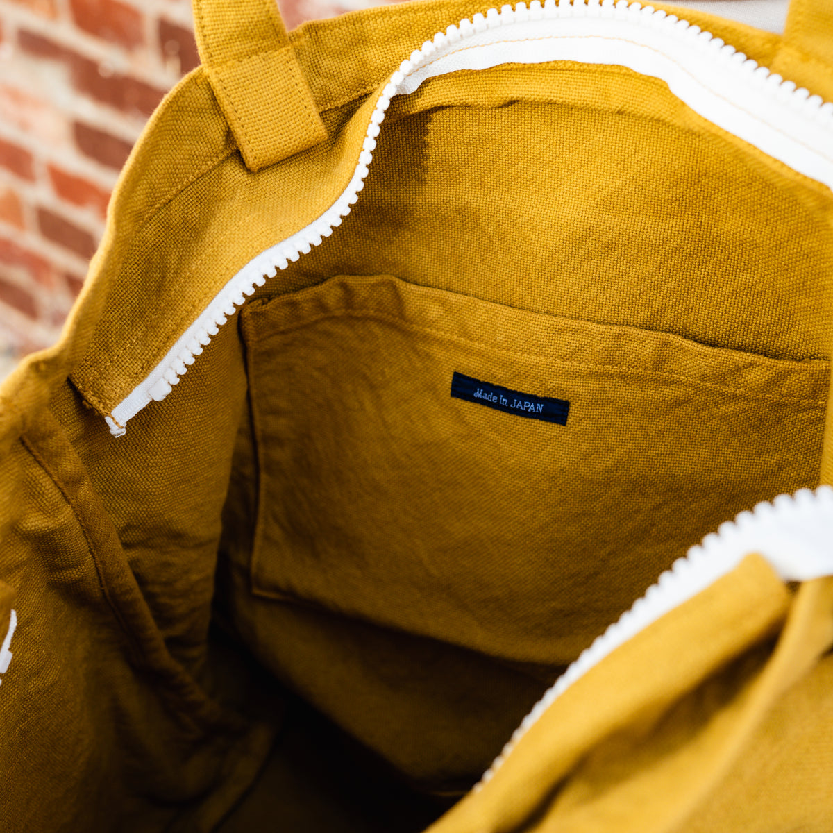 V.D.L.C Shoulder Zip Tote VC-49 Mustard