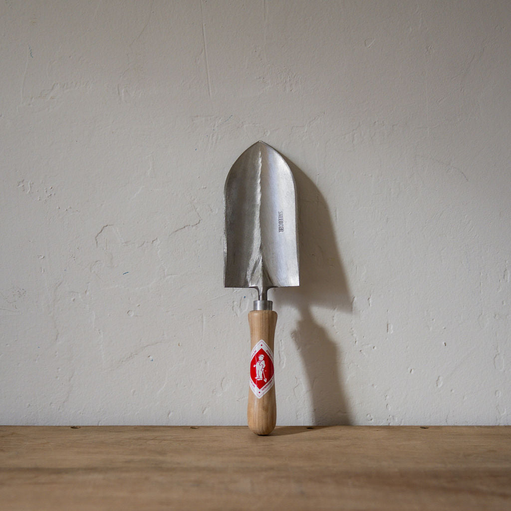 Sneeboer Transplanting Trowel Half Round Ash Handle | Sneeboer Manufacturing | Miss Arthur | Home Goods | Tasmania