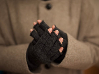 Nishiguchi Kutsushita Teni Merino Wool Gloves Charcoal | Nishiguchi Kutsushita | Miss Arthur | Home Goods | Tasmania