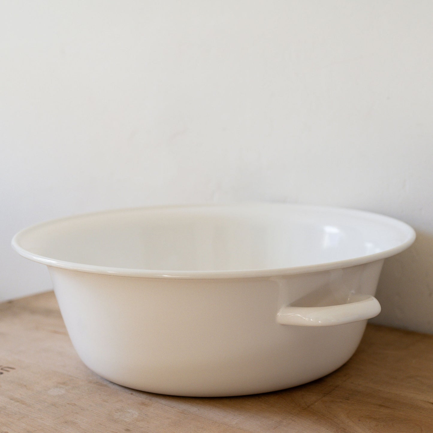 Noda Horo Enamel Wash Basin with Handles | Noda Horo | Miss Arthur | Home Goods | Tasmania