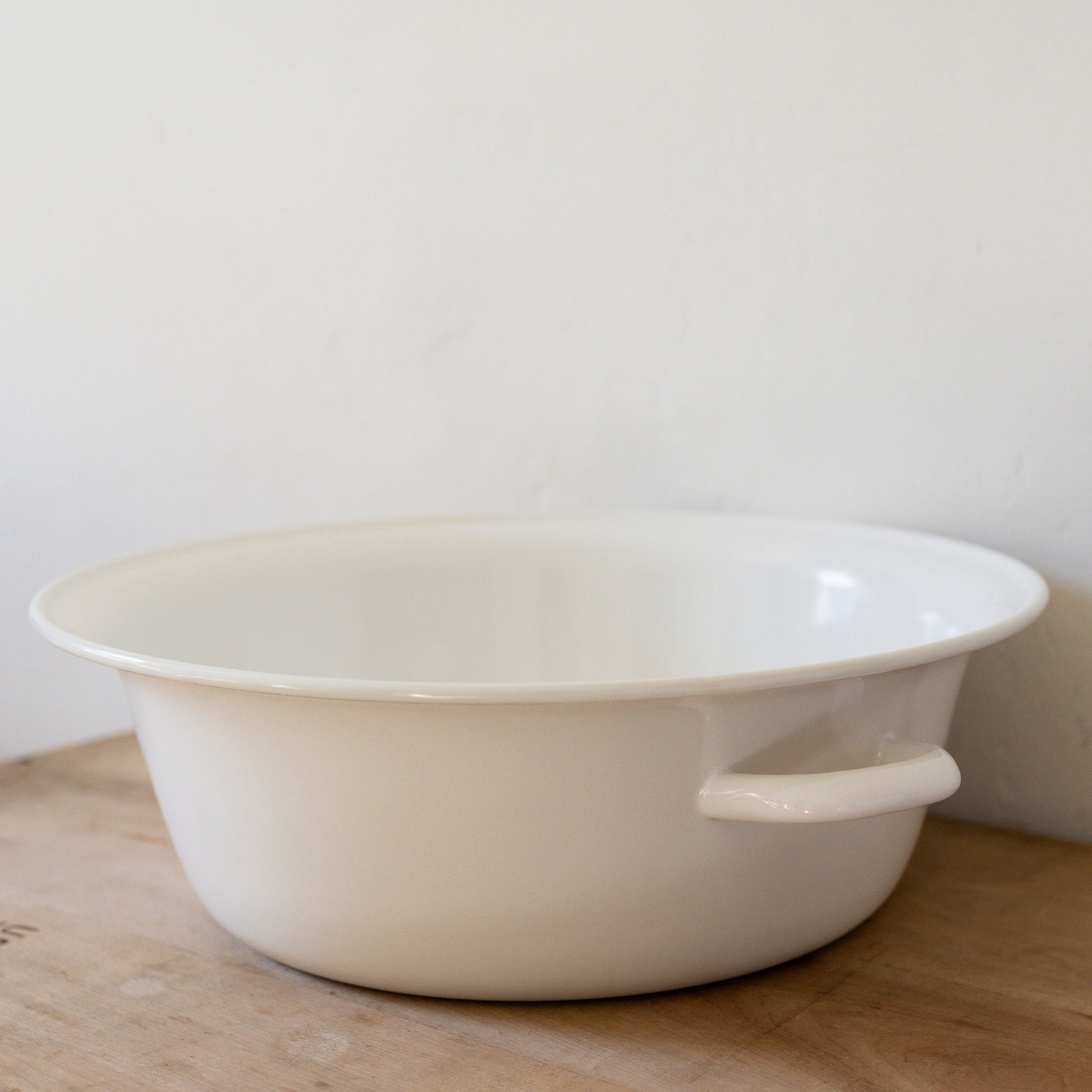 Noda Horo Enamel Wash Basin with Handles | Noda Horo | Miss Arthur | Home Goods | Tasmania