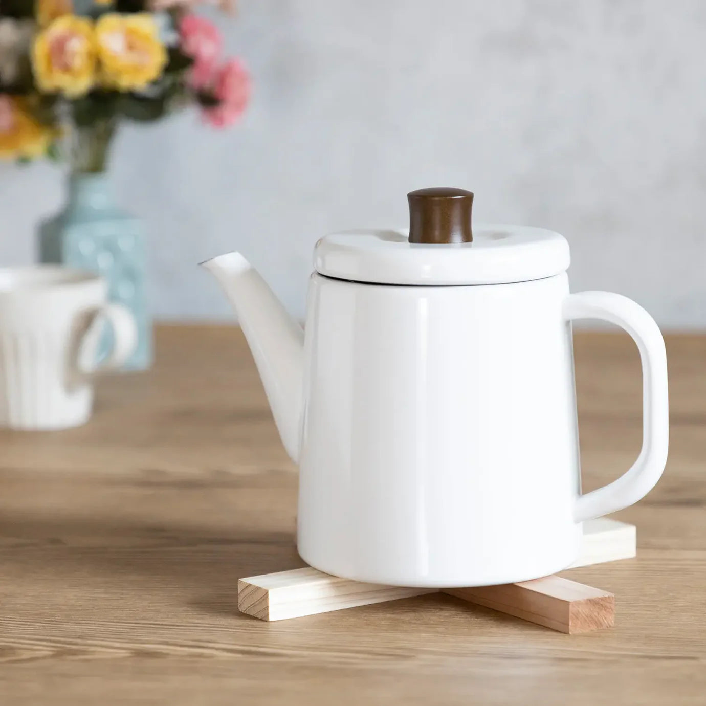 Noda Horo Enamel Kettle 1.5L White | Noda Horo | Miss Arthur | Home Goods | Tasmania
