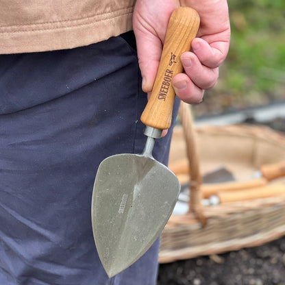 Sneeboer Transplanting Trowel Ash Handle | Sneeboer Manufacturing | Miss Arthur | Home Goods | Tasmania