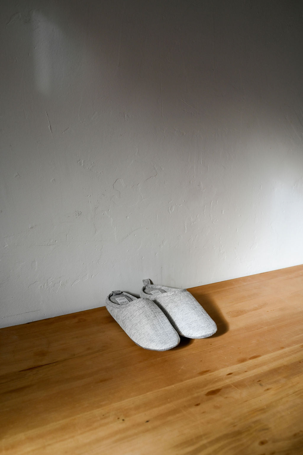 Kontex Moku Light Linen Slippers Grey Medium | Kontex | Miss Arthur | Home Goods | Tasmania