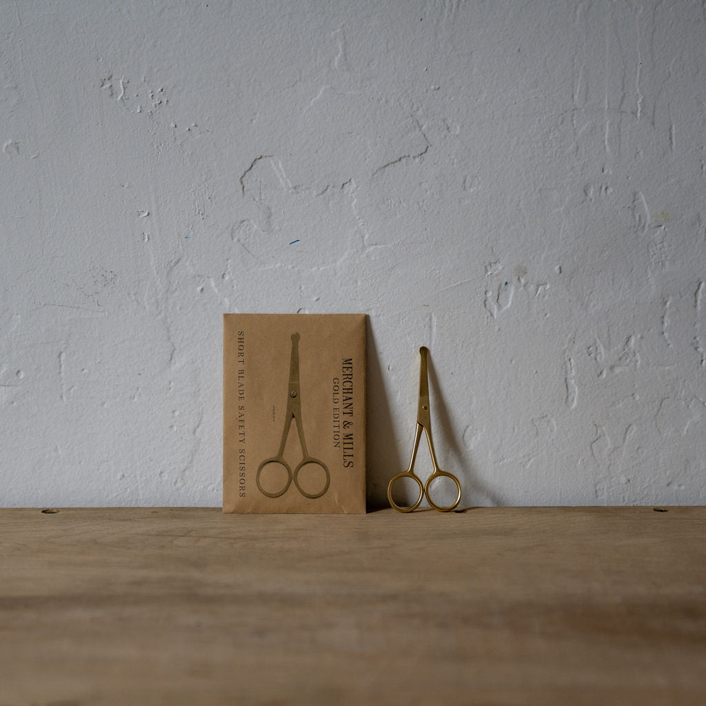 Short Blade Safety Gold Scissors - Merchant & Mills