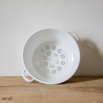 Riess Enamelware – Miss Arthur
